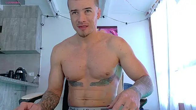 Snapshot of Ryannblue07 chatting on 10-05-25, 07:23 Ryannblue07 online show from 10-05-25, 07:23