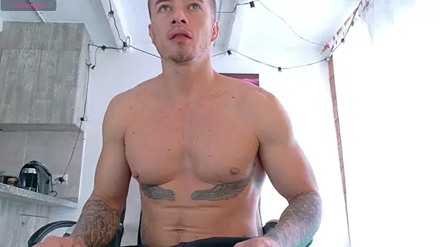 Snapshot of Ryannblue07 chatting on 10-12-25, 08:30 Ryannblue07 online show from 10-12-25, 08:30