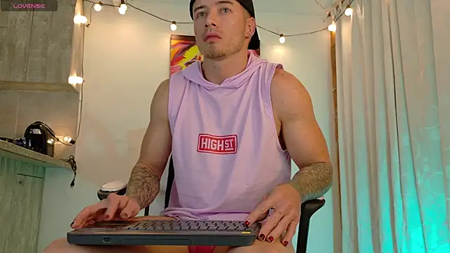 Snapshot of Ryannblue07 chatting on 10-23-25, 11:35 Ryannblue07 online show from 10-23-25, 11:35