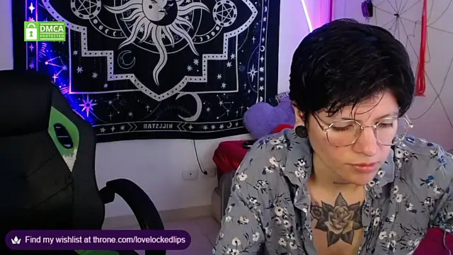 lovelockedlips online show from 10-19-25, 07:58