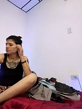 lovelockedlips online show from 05-02-26, 01:54