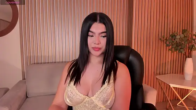 CandaseRussell online show from 11-17-25, 01:22