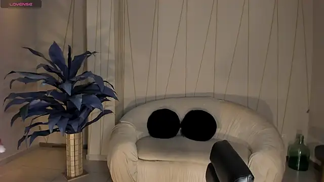 Snapshot of AmaliaCrus chatting on 10-31-25, 08:32 AmaliaCrus online show from 10-31-25, 08:32