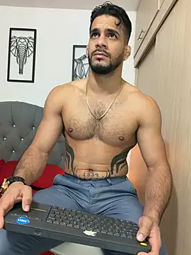 Maximiliano ford online show from 04-30-26, 10:43