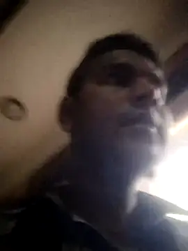 Snapshot of vikesh05 chatting on 05-08-26, 08:03 vikesh05 online show from 05-08-26, 08:03