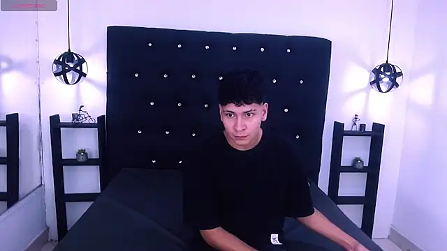 Jhojan twink online show from 10-04-25, 06:39