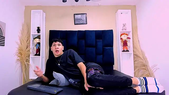 Jhojan twink online show from 10-09-25, 12:25