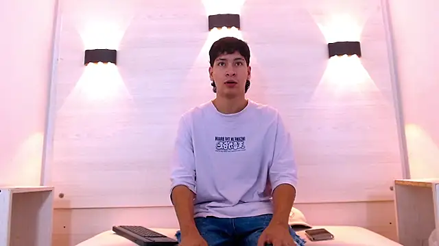 Jhojan twink online show from 11-27-25, 12:18