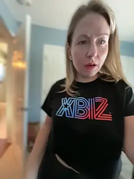 LittleMsMILF online show from 04-08-26, 05:35