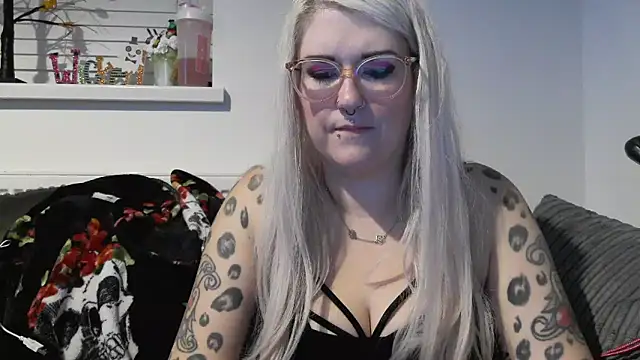 Sizzling Indie36 online show from 10-18-25, 10:10