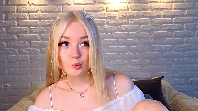 minigirl online show from 03-15-25, 07:20