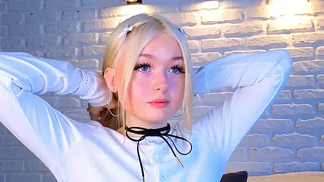 minigirl online show from 03-18-25, 07:08