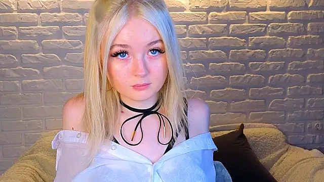 minigirl online show from 03-21-25, 10:17