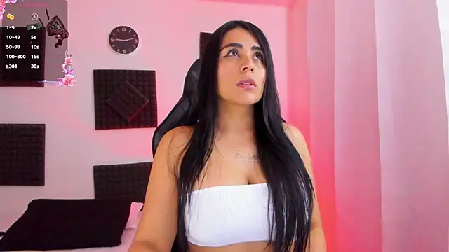 hannarusso online show from 10-26-25, 02:12