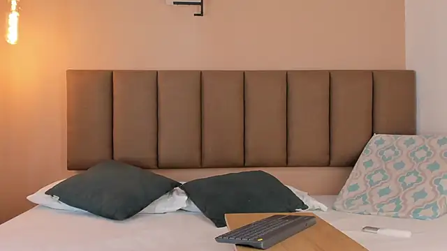 honeygray02 online show from 10-06-25, 12:13