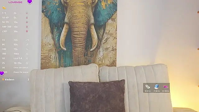 Snapshot of AliceCorner chatting on 03-26-26, 12:11 AliceCorner online show from 03-26-26, 12:11