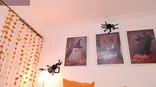 Valen ross  online show from 10-10-25, 11:48