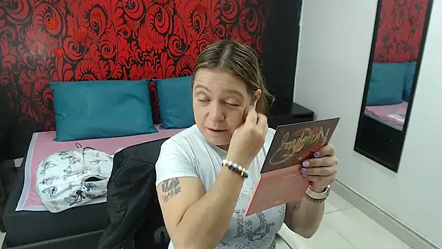Snapshot of Samanta_SS chatting on 07-11-26, 06:54 Samanta SS online show from 07-11-26, 06:54