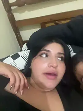 pareja curiosa19 online show from 05-02-26, 12:15