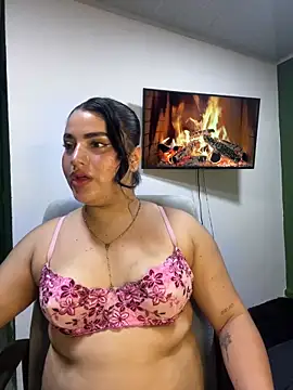 pareja curiosa19 online show from 05-16-26, 12:07