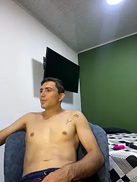 pareja curiosa19 online show from 07-03-26, 01:23
