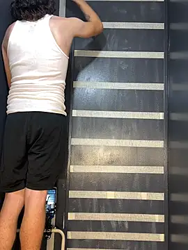 bwcizThrobbing online show from 12-22-25, 06:27