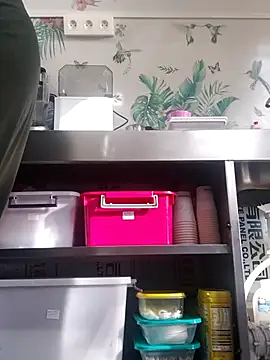 emiliemilf online show from 10-18-25, 05:03