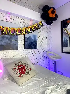 Snapshot of Andy_Leex chatting on 10-17-25, 08:11 Andy Leex online show from 10-17-25, 08:11