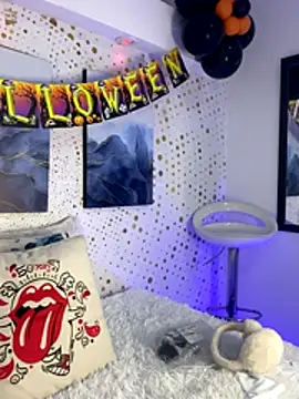 Snapshot of Andy_Leex chatting on 10-23-25, 08:29 Andy Leex online show from 10-23-25, 08:29