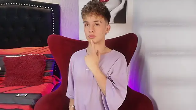 LiamWildx20 online show from 09-22-25, 04:36