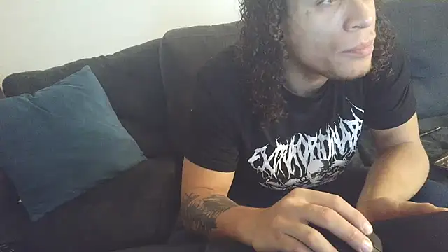 Snapshot of shurthingx chatting on 04-12-26, 08:30 shurthingx online show from 04-12-26, 08:30