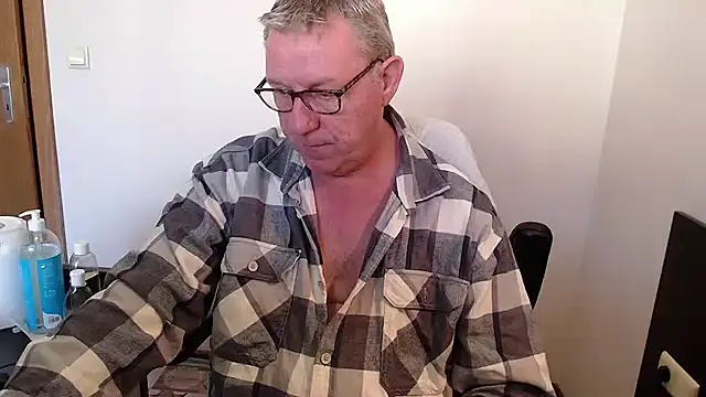 JamesBauer online show from 10-19-25, 08:37