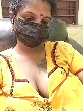 Snapshot of poojaa-rani chatting on 11-22-25, 05:23 poojaa-rani online show from 11-22-25, 05:23