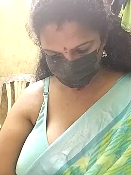 Snapshot of poojaa-rani chatting on 03-21-26, 05:49 poojaa-rani online show from 03-21-26, 05:49