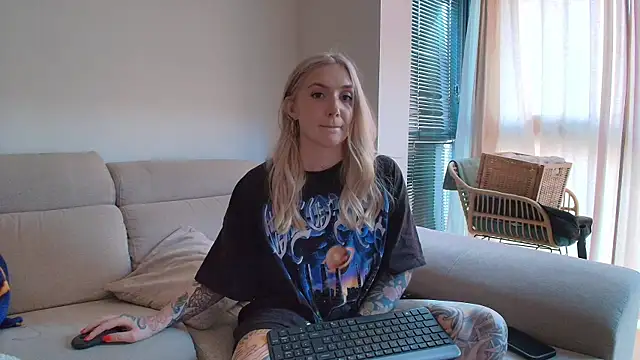 tattoobbgirl online show from 05-13-26, 06:27