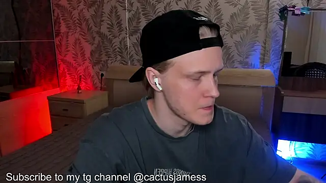 Snapshot of Cactus__James chatting on 10-21-25, 05:13 Cactus James online show from 10-21-25, 05:13