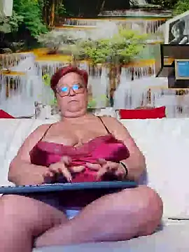 QueenPammy1 online show from 01-31-25, 04:17