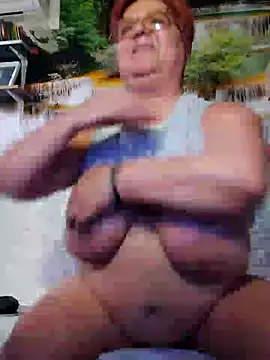 QueenPammy1 online show from 02-02-25, 09:40