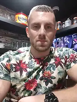 Snapshot of trainwithme chatting on 10-31-25, 12:39 trainwithme online show from 10-31-25, 12:39