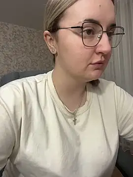 Snapshot of JudeValenti chatting on 11-16-25, 04:34 JudeValenti online show from 11-16-25, 04:34