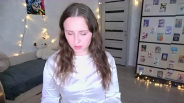 BarbiePieer online show from 11-13-25, 04:17