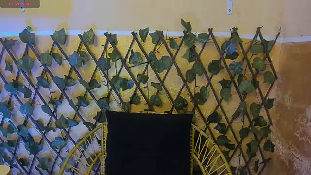 Snapshot of dirtyBBWplay chatting on 12-01-25, 08:14 dirtyBBWplay online show from 12-01-25, 08:14