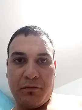 Snapshot of calfran chatting on 10-22-25, 02:23 calfran online show from 10-22-25, 02:23