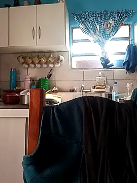 Snapshot of calfran chatting on 11-10-25, 01:21 calfran online show from 11-10-25, 01:21