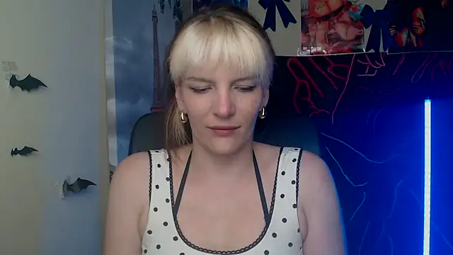 VanessaRey  online show from 05-10-26, 04:23
