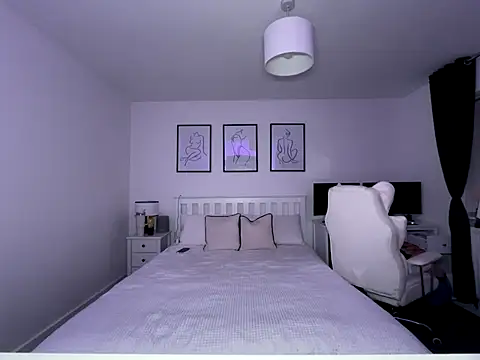 Snapshot of Missalex_xo chatting on 10-17-25, 07:49 Missalex xo online show from 10-17-25, 07:49