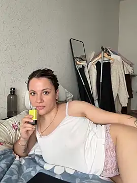 mollygirll online show from 09-29-25, 09:25