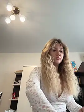 mollygirll online show from 10-02-25, 08:21