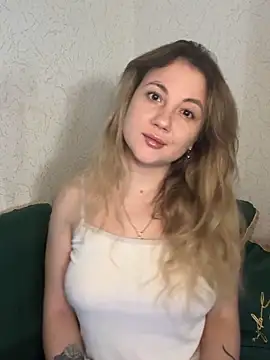 Snapshot of mollygirll chatting on 11-28-25, 11:13 mollygirll online show from 11-28-25, 11:13