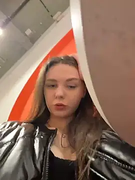 MilaBee online show from 05-10-26, 11:37